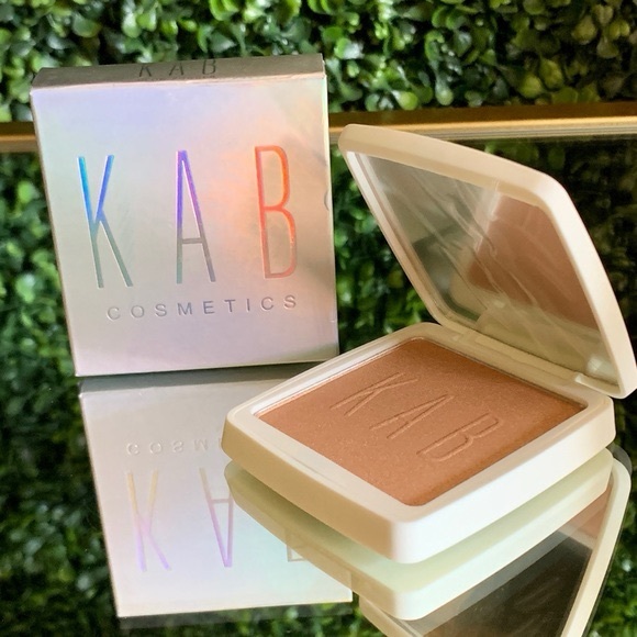 🆕KAB COSMETICS GLOW POWDER IN BRONZED BABE🆕 - Picture 4 of 8
